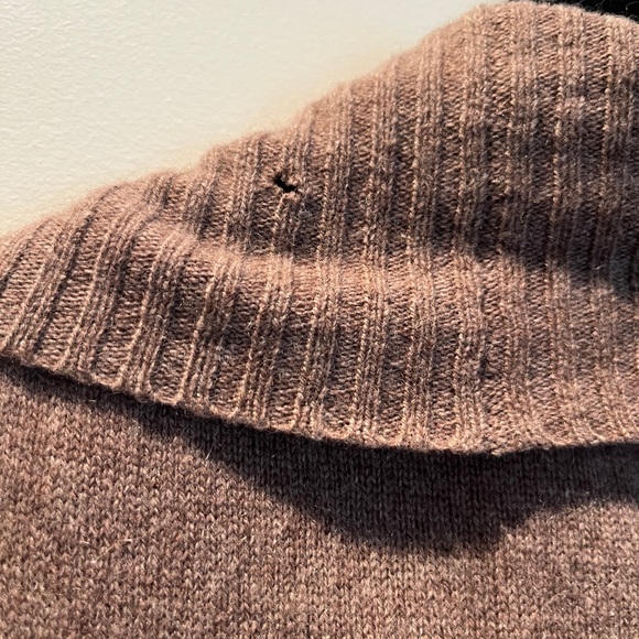 Cashmere Vest - Picture 4 of 4